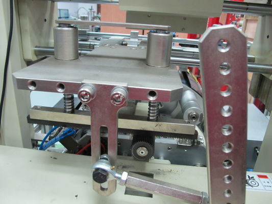 6 estación 25pcs/Min Multicolor Screen Printing Machine ISO para el casquillo