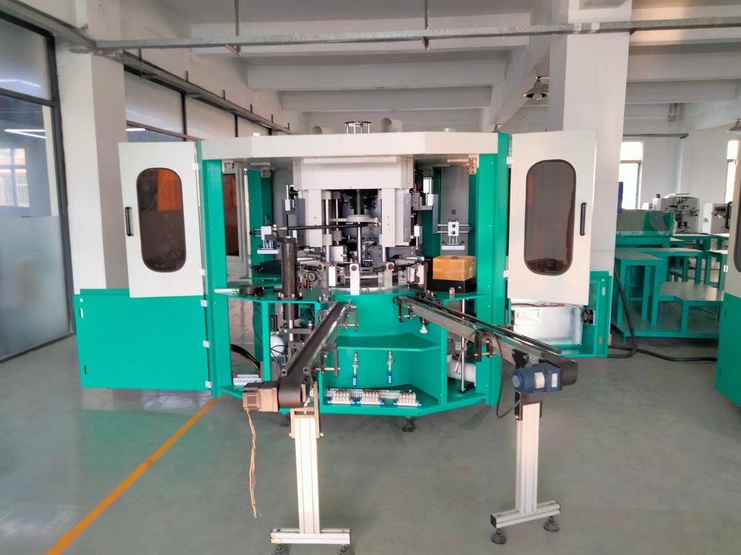 Impresión en pantalla de botellas de tubo de plástico de máscara máquina de estampado en caliente CNC rotativo hasta 60pcs / min